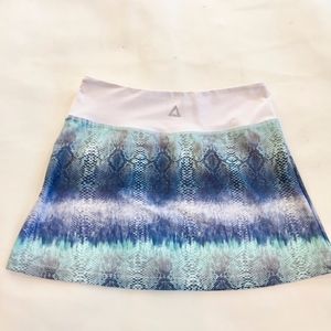 NWT Prismsport Athleisure Skirt Blue/Green Sz M